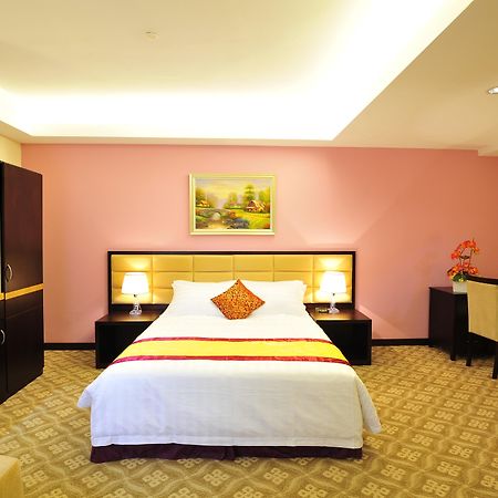Hallmark Crown Hotel Malacca Exterior foto