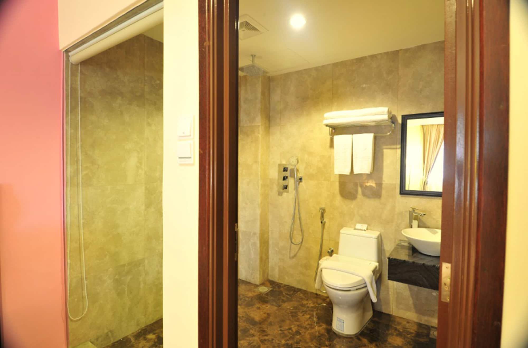 Hallmark Crown Hotel Malacca Exterior foto