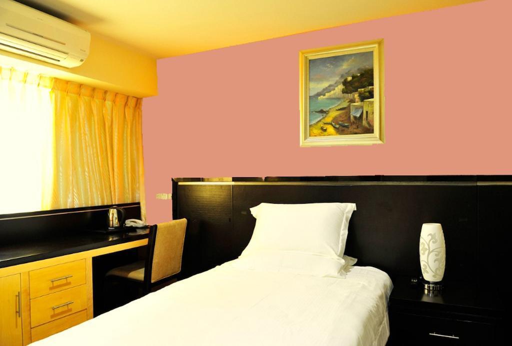 Hallmark Crown Hotel Malacca Exterior foto