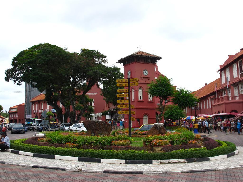 Hallmark Crown Hotel Malacca Exterior foto