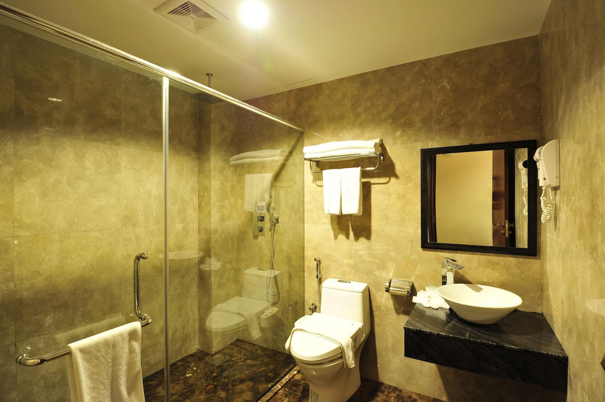 Hallmark Crown Hotel Malacca Exterior foto