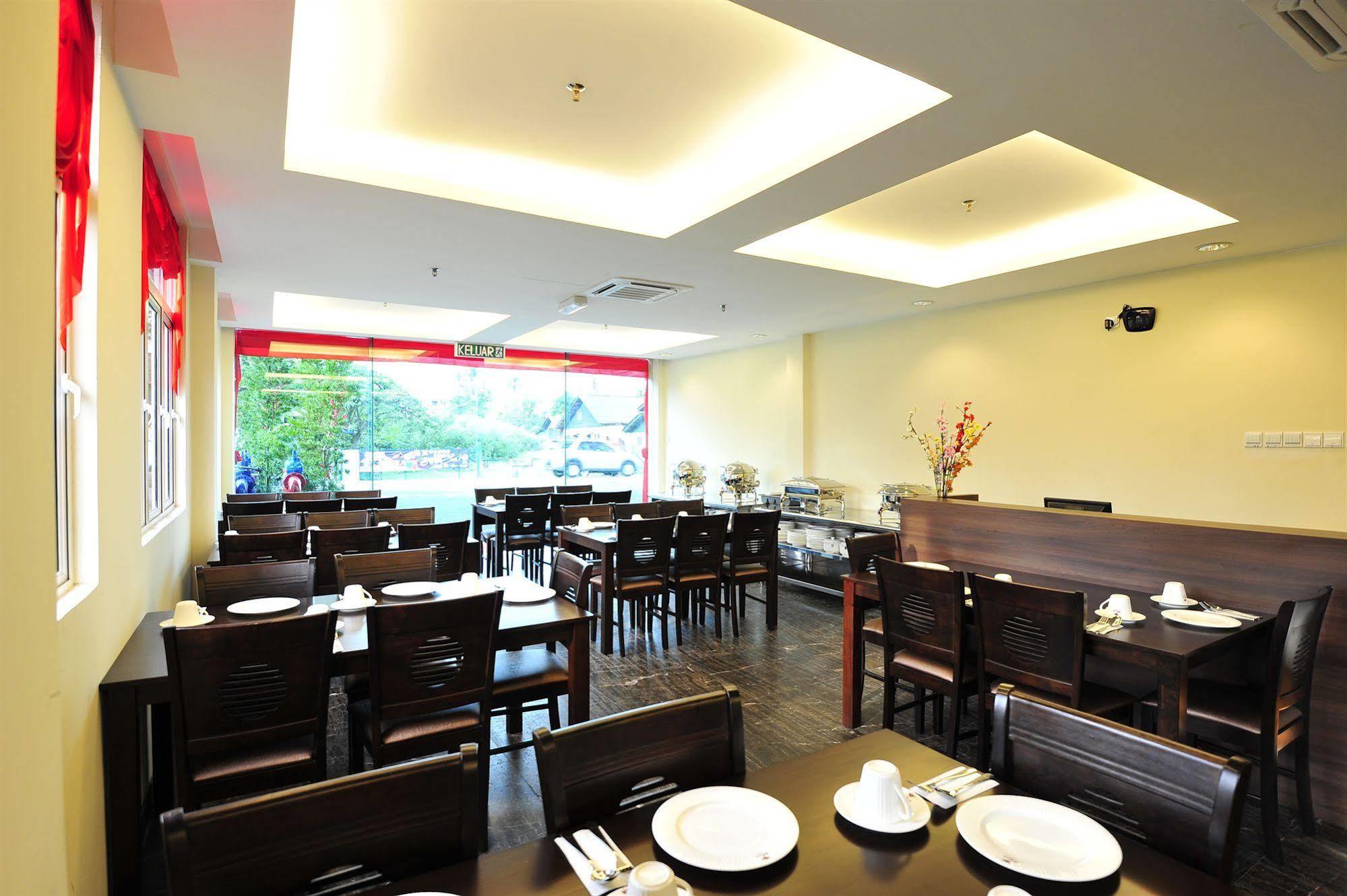 Hallmark Crown Hotel Malacca Exterior foto