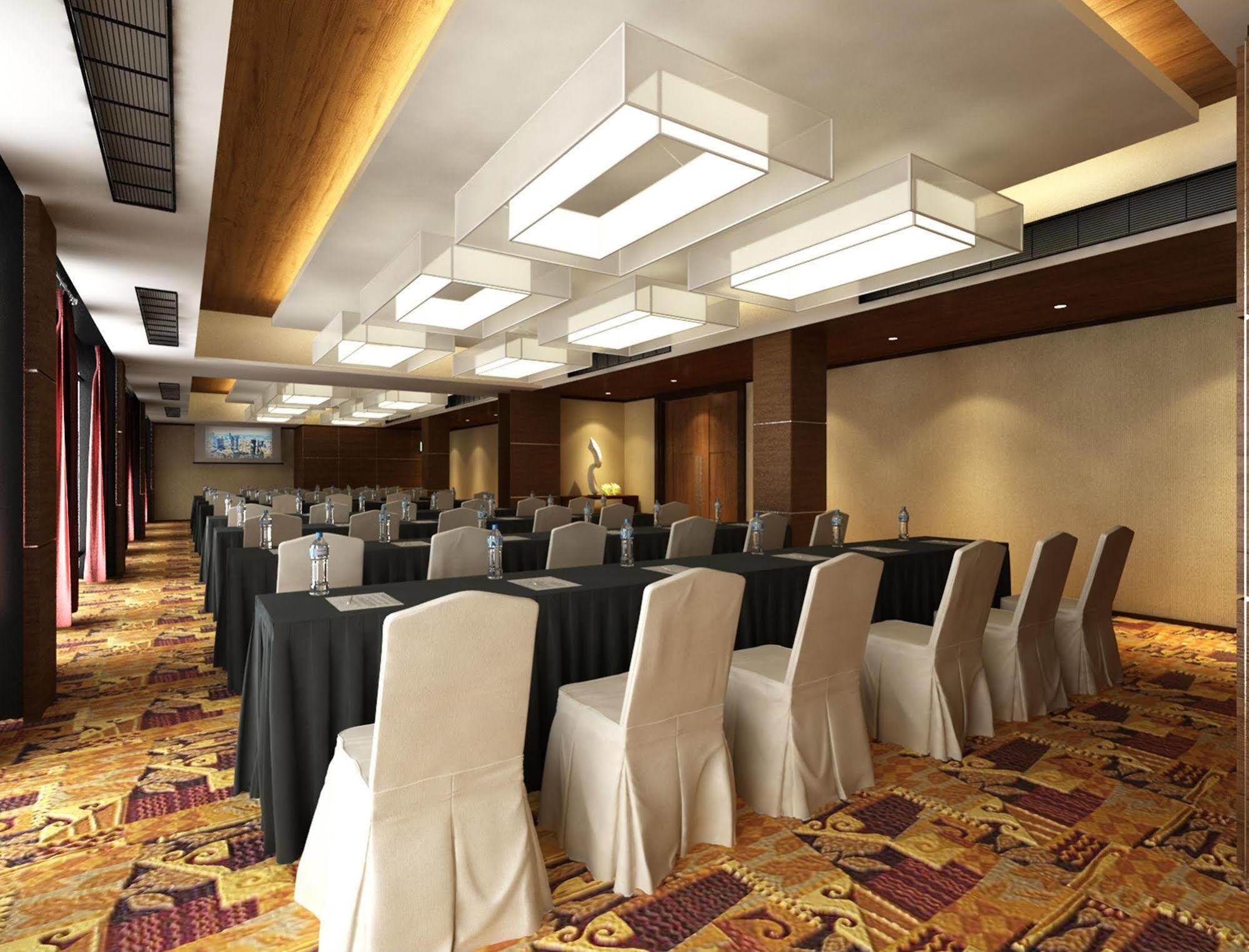 Hallmark Crown Hotel Malacca Exterior foto