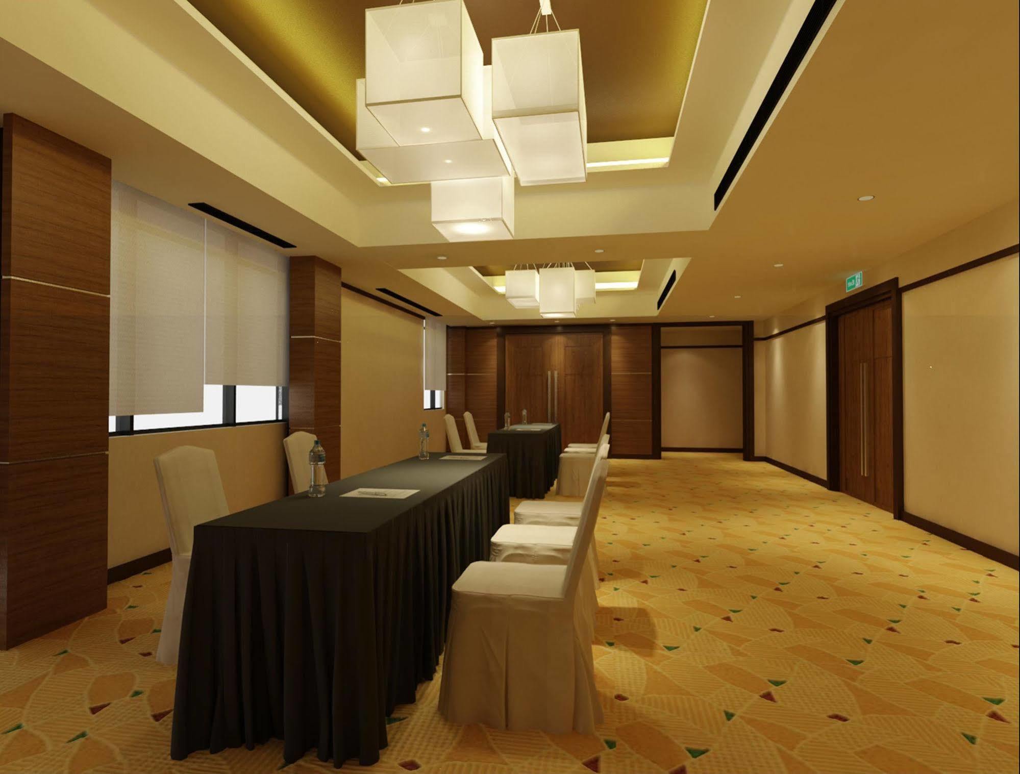 Hallmark Crown Hotel Malacca Exterior foto